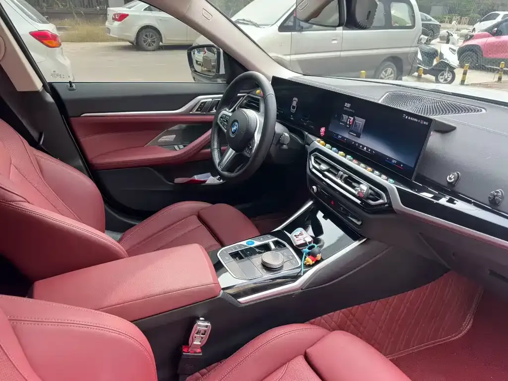 BMW i4 — фото 5