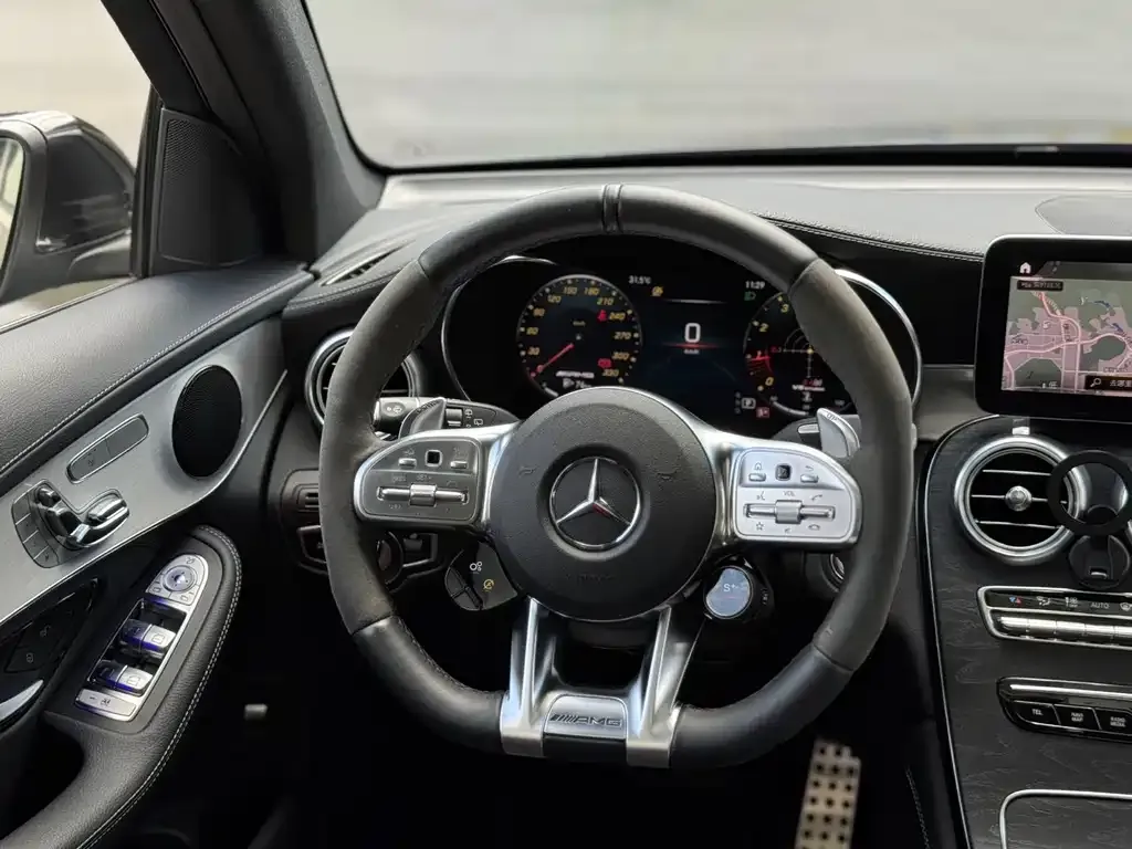 Mercedes-Benz GLC AMG — фото 9