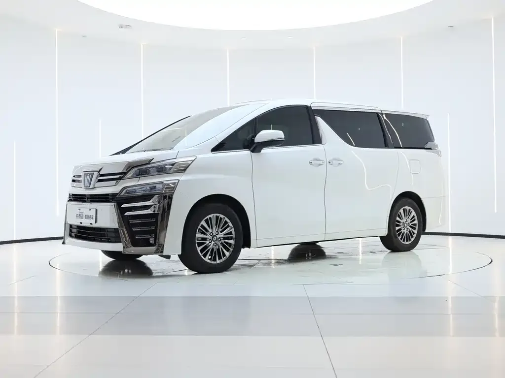 Toyota Vellfire — фото 1
