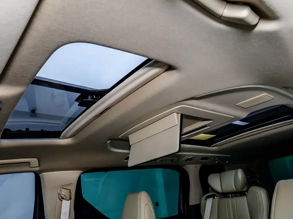 Toyota Vellfire — фото 10