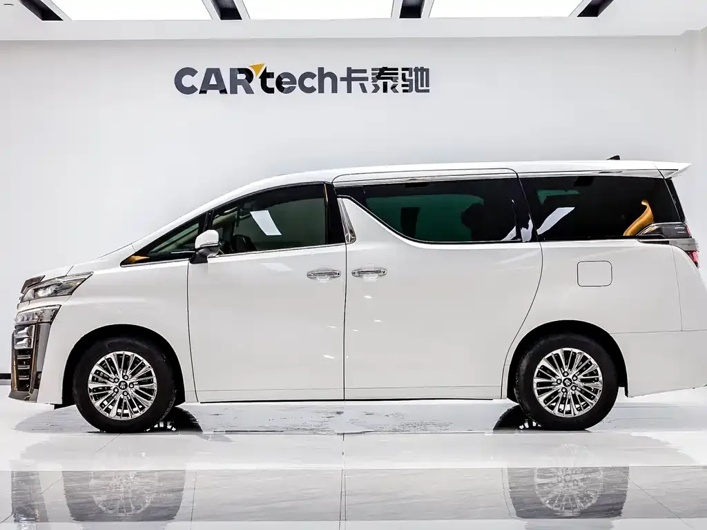 Toyota Vellfire — фото 5