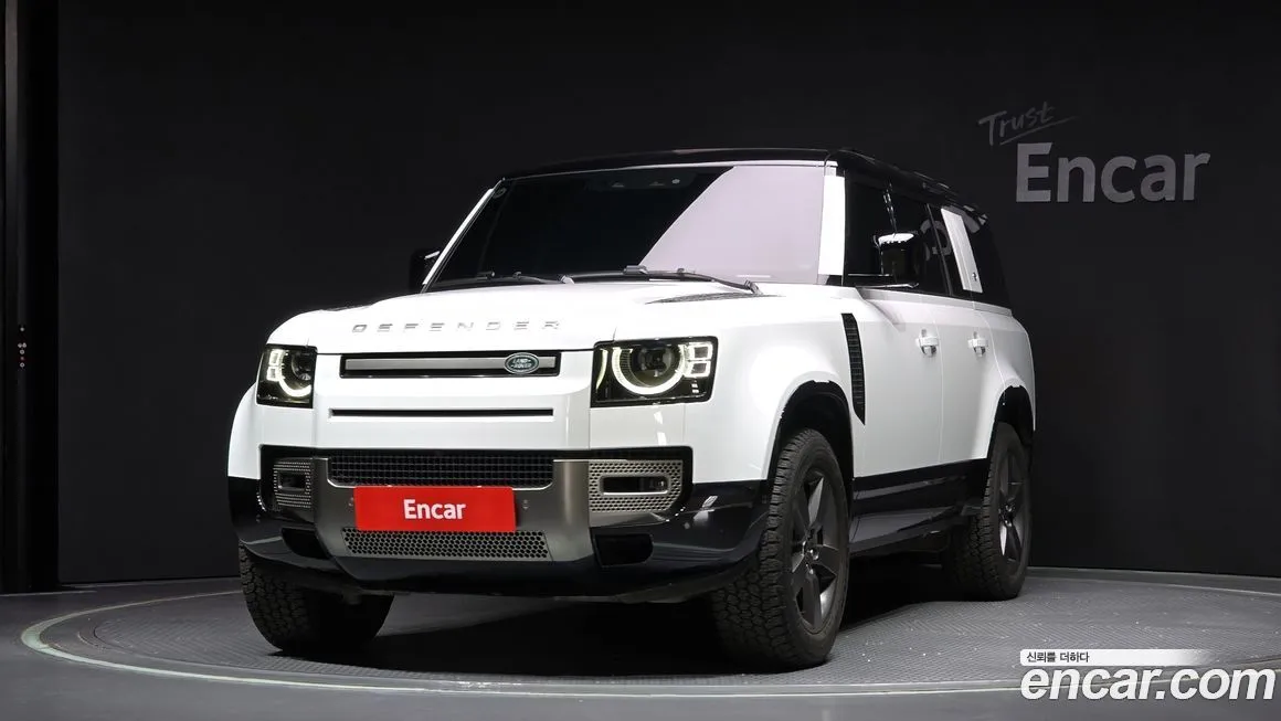 Land Rover Defender — фото 1