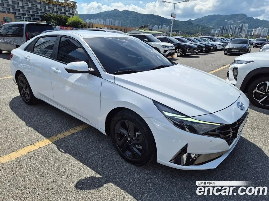 Hyundai AVANTE — фото 3