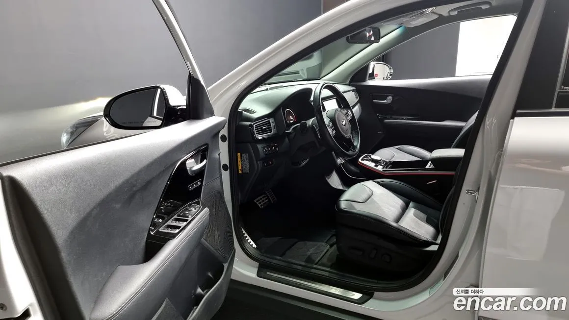 Kia Niro — фото 10