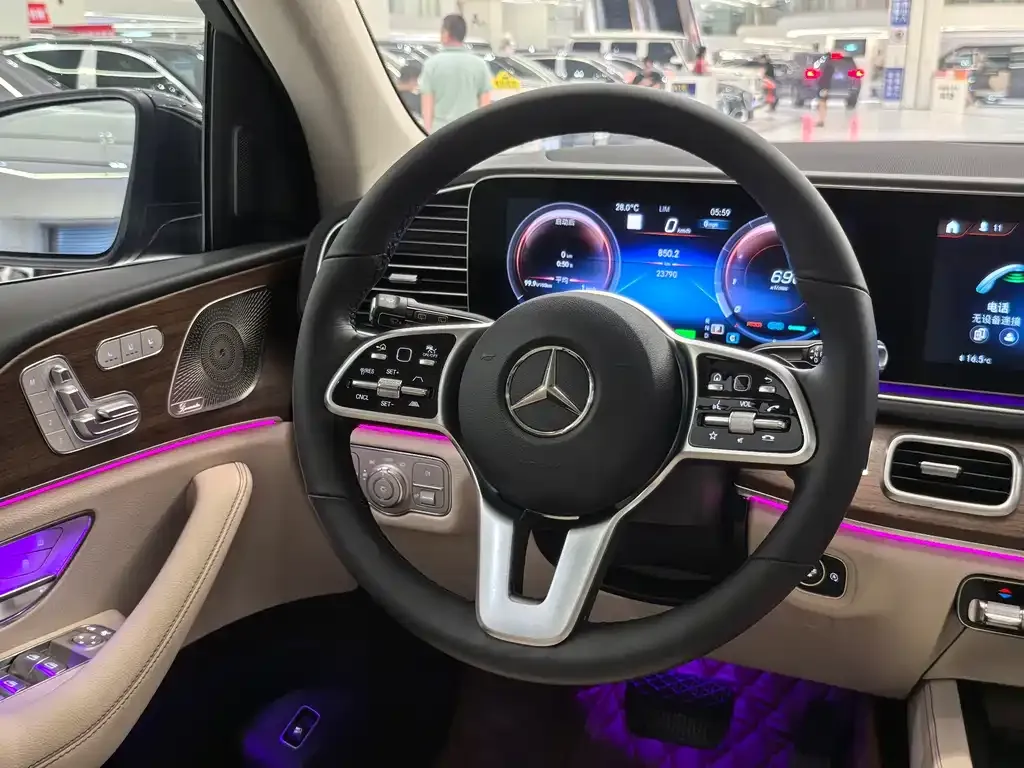 Mercedes-Benz GLS — фото 5