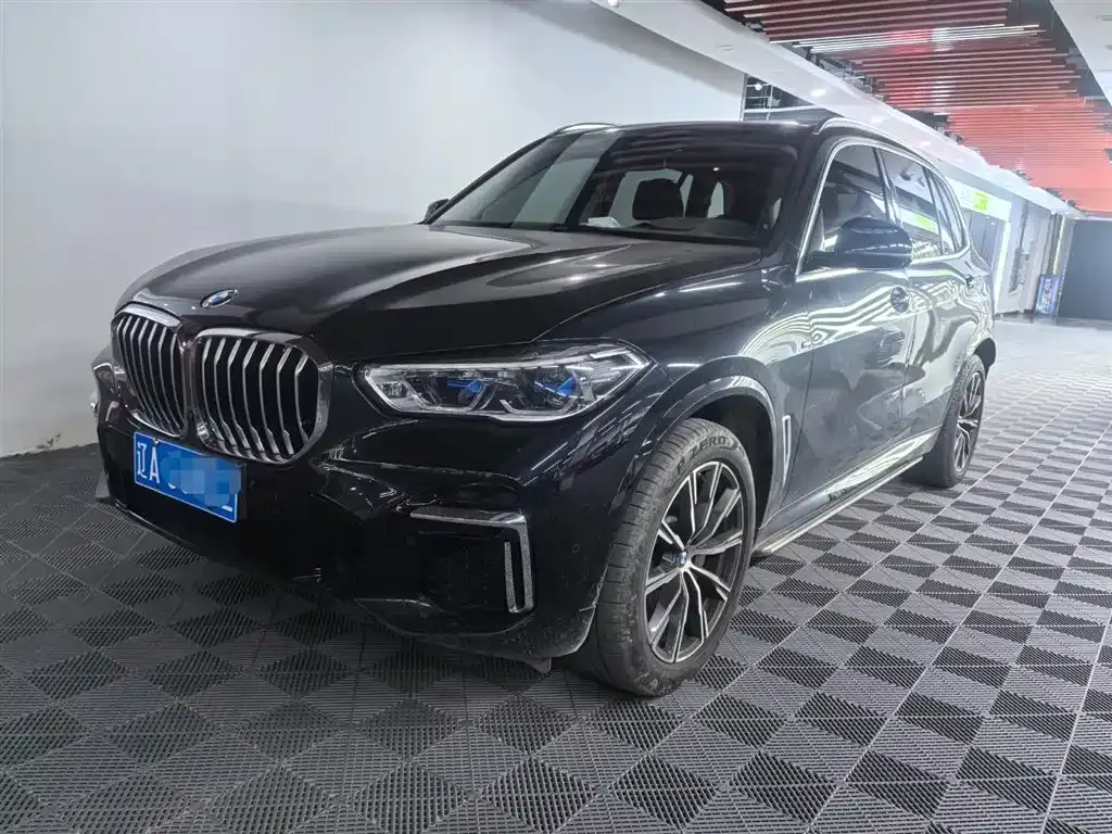 BMW X5 — фото 1