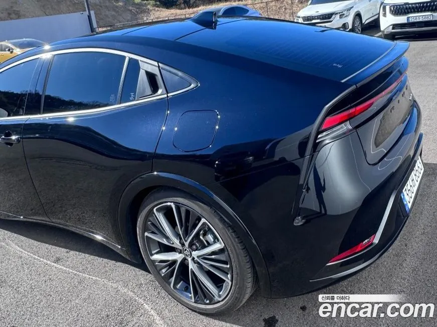 Toyota Prius — фото 4