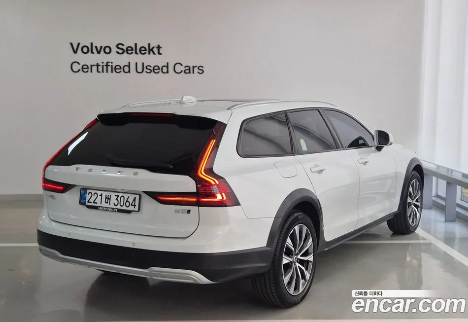 Volvo V90 — фото 2