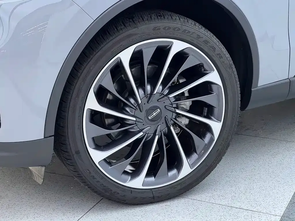Lincoln Aviator — фото 8