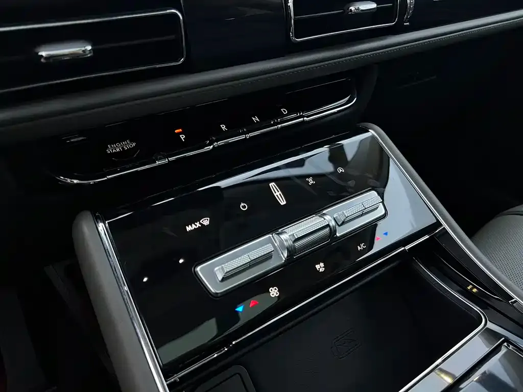 Lincoln Aviator — фото 9