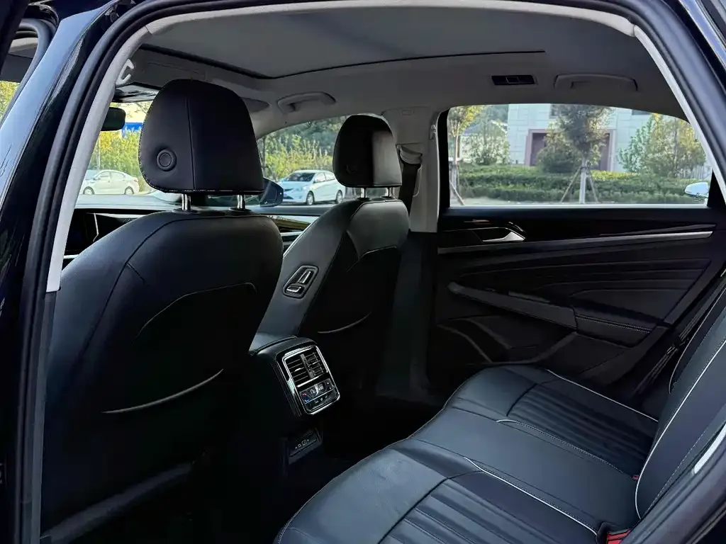 Volkswagen Passat — фото 5
