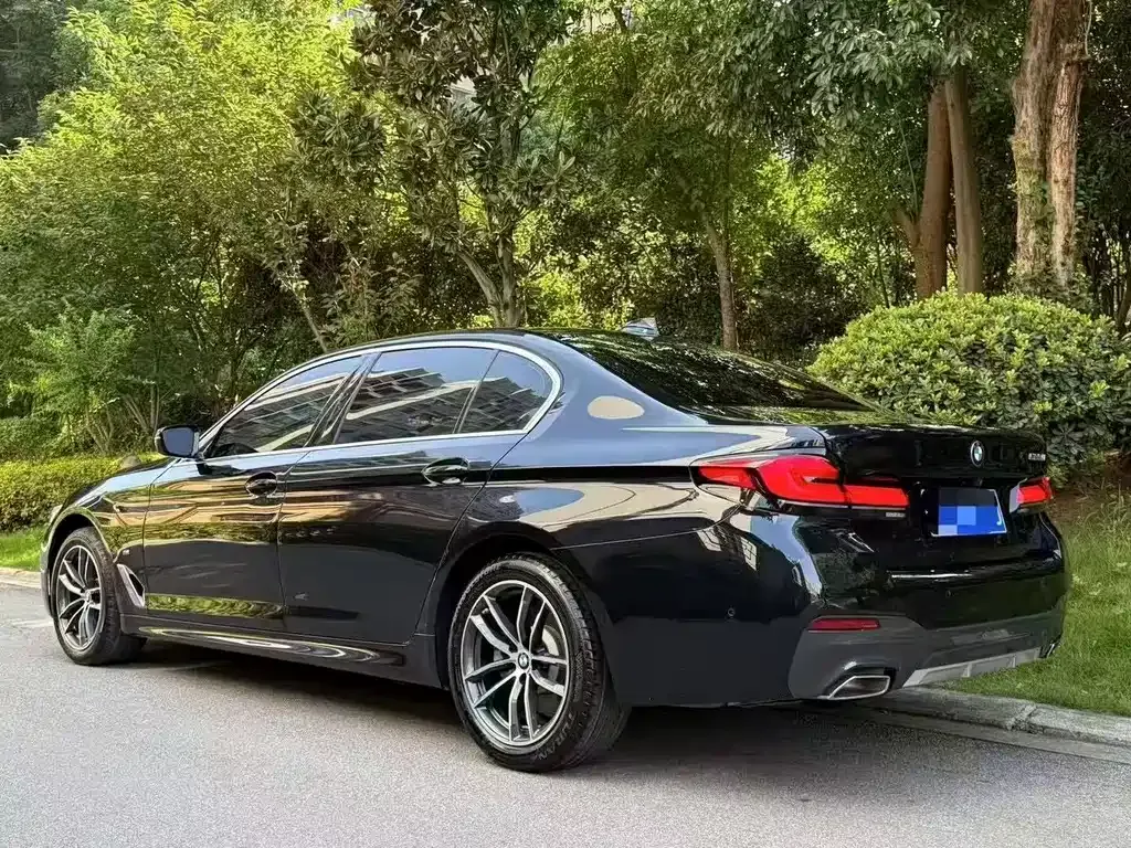 BMW 5 Series — фото 4