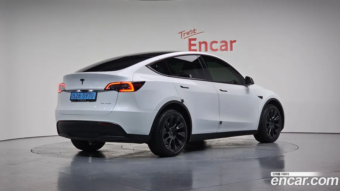 Tesla Model Y — фото 2