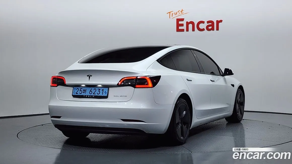 Tesla Model 3 — фото 2