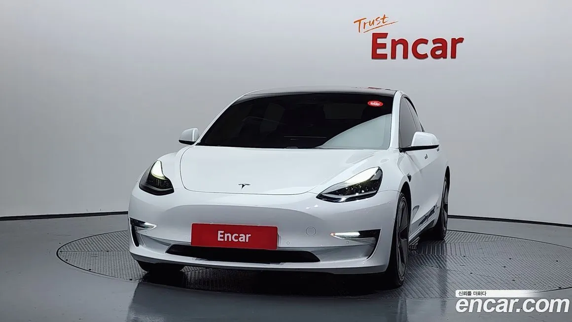 Tesla Model 3 — фото 3