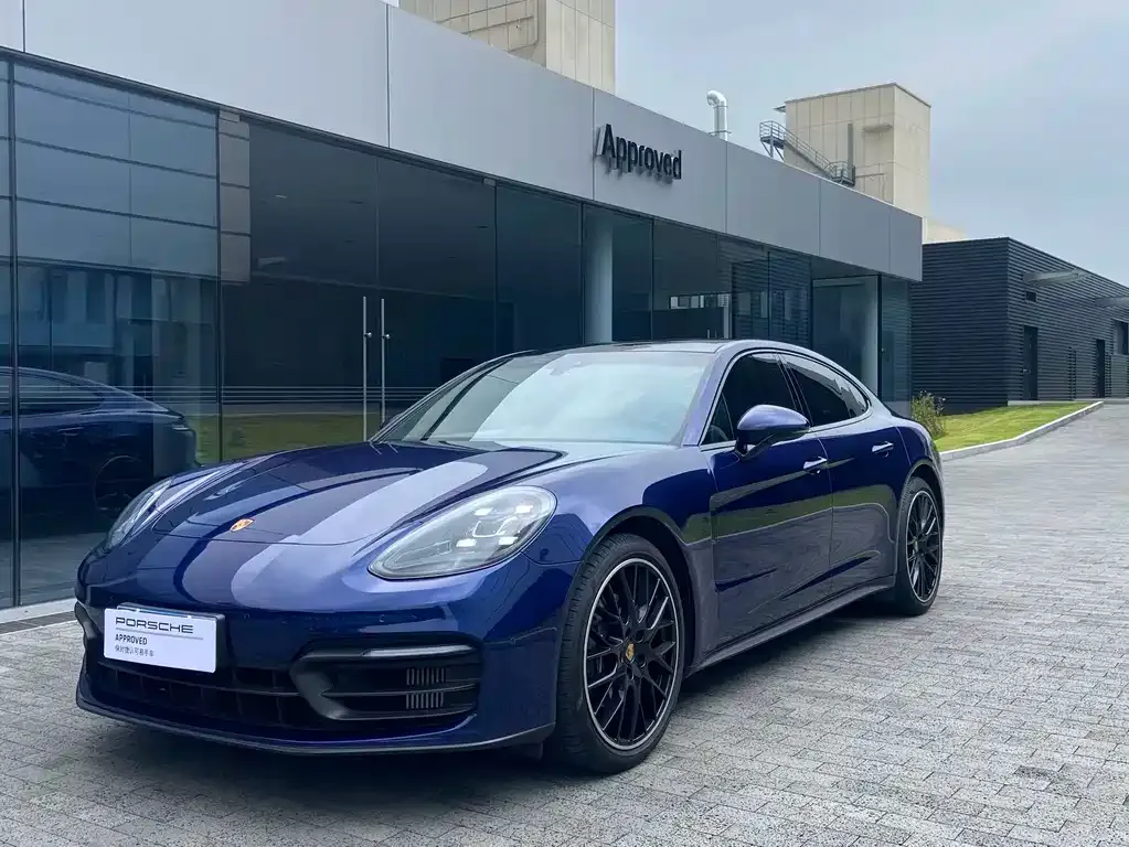Porsche Panamera — фото 1