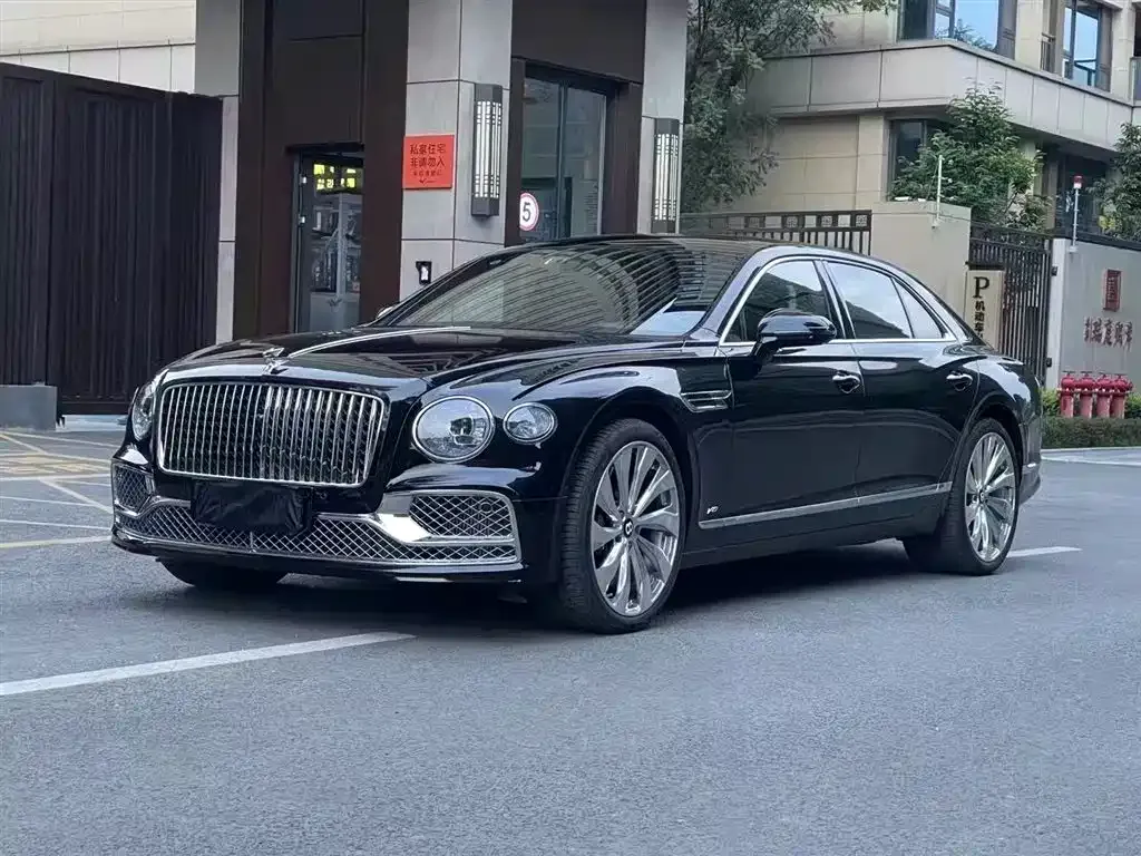 Bentley Flying Spur — фото 1