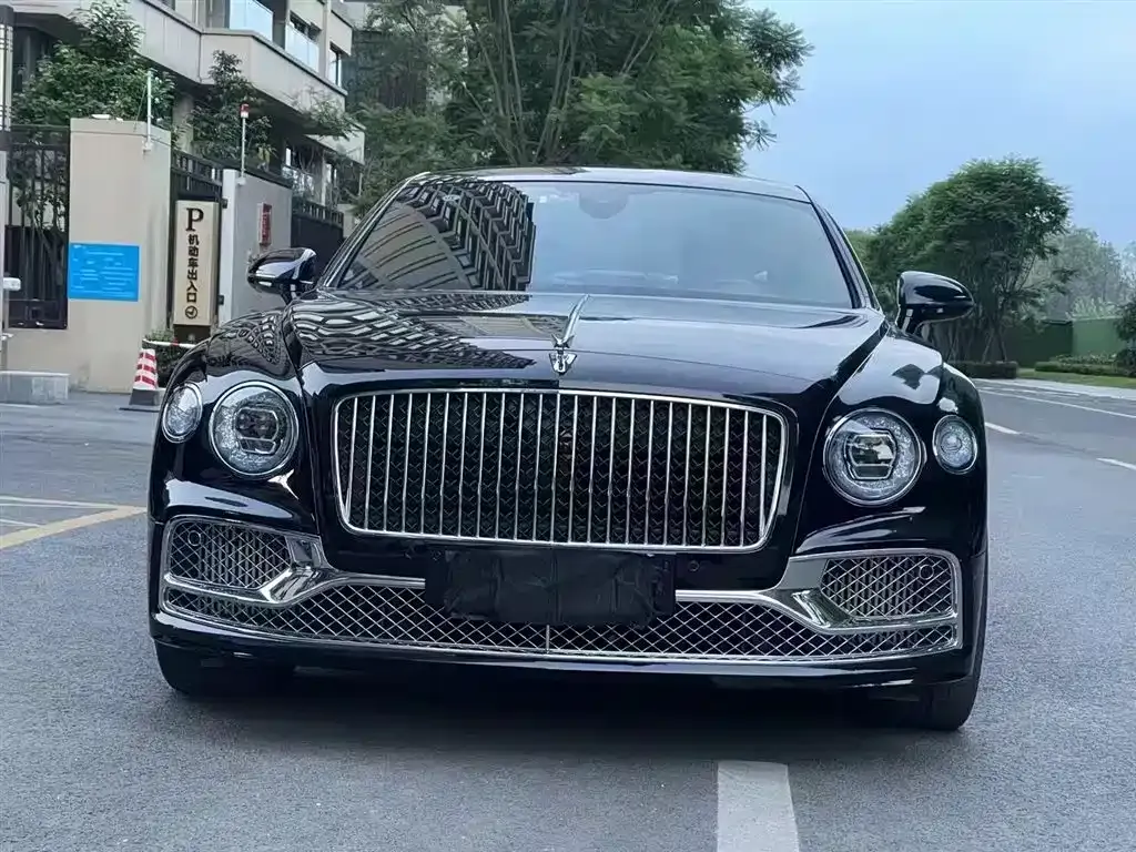 Bentley Flying Spur — фото 2