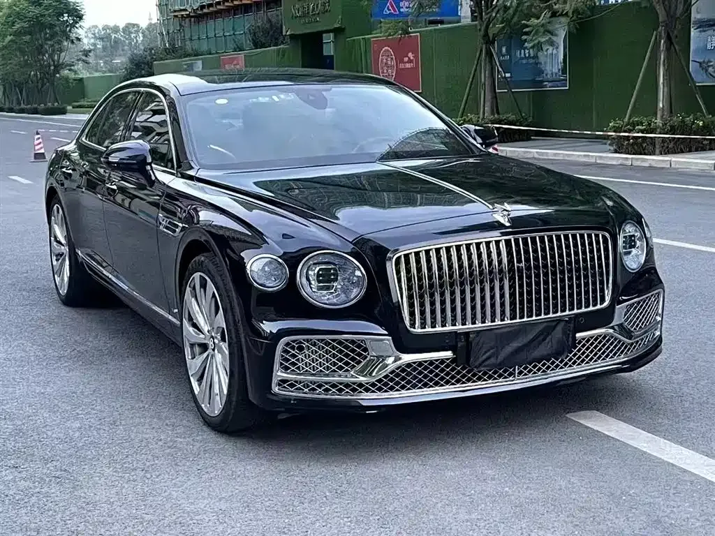 Bentley Flying Spur — фото 3
