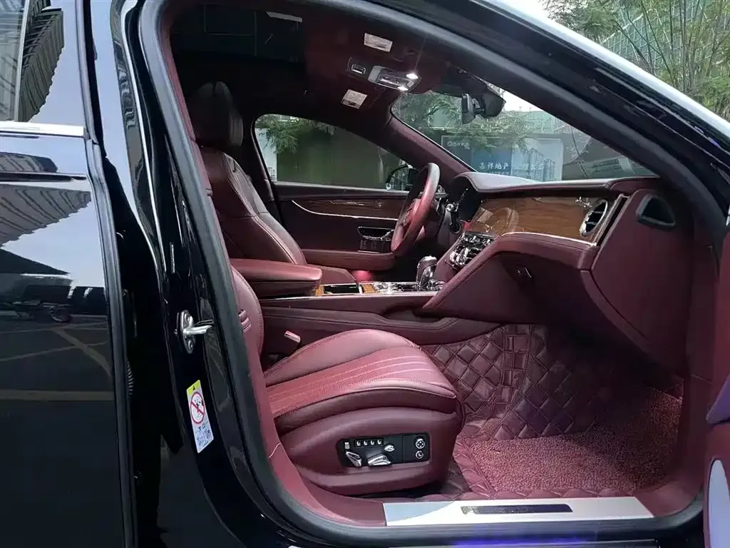 Bentley Flying Spur — фото 9