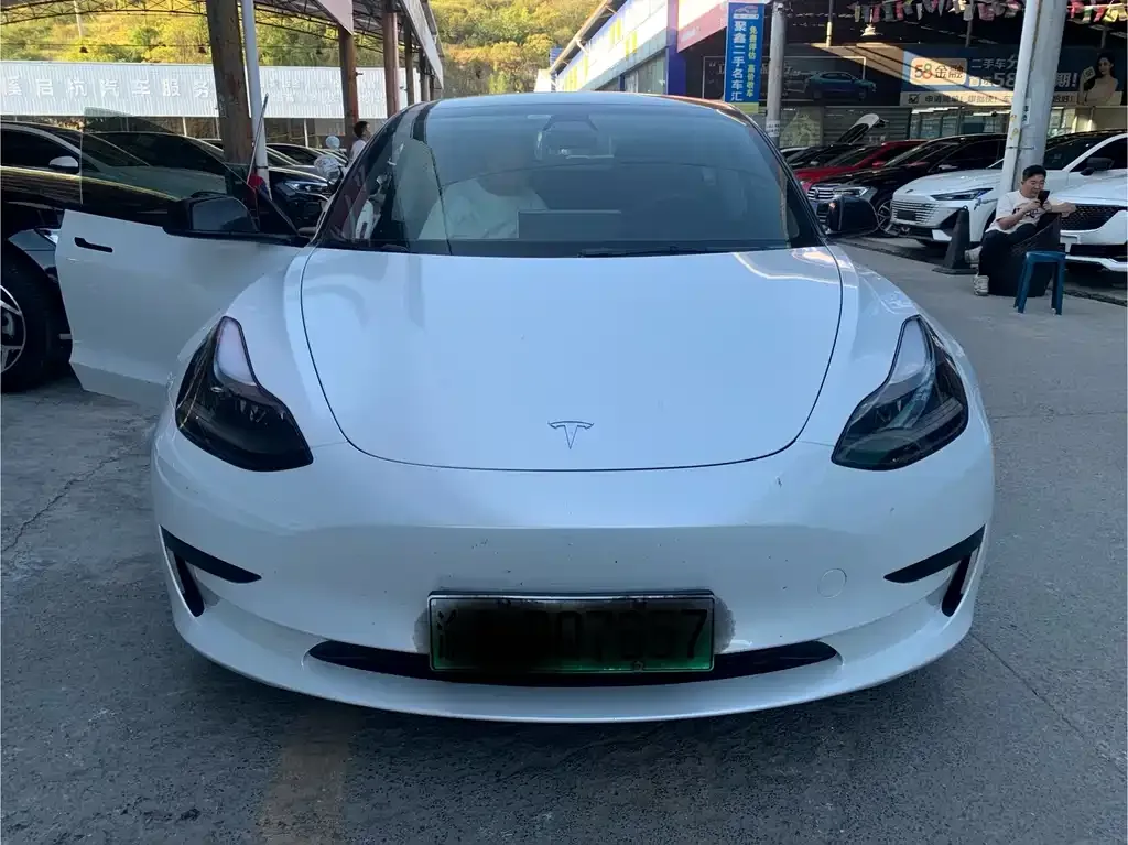 Tesla Model 3 — фото 2