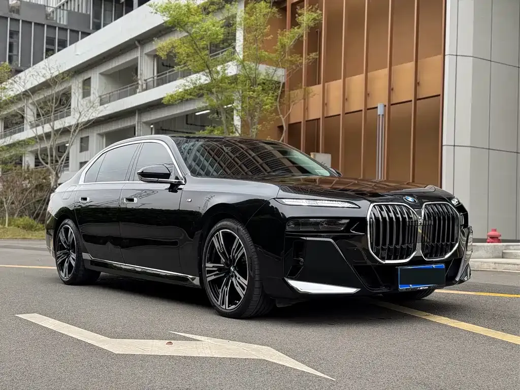 BMW 7 Series — фото 3