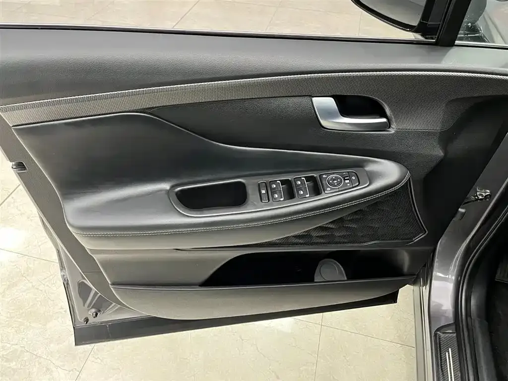 Hyundai Santa Fe — фото 10