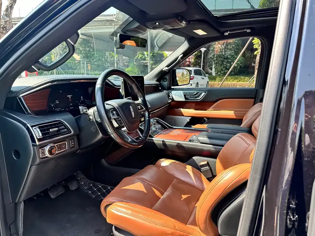 Lincoln Navigator — фото 10