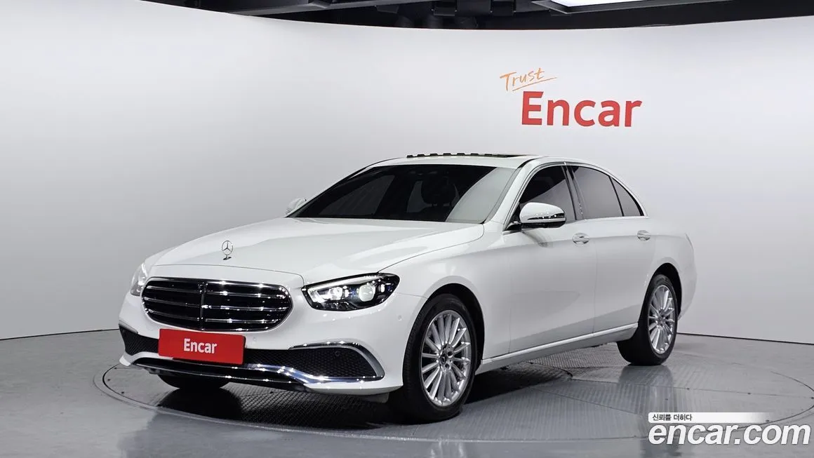 Mercedes-Benz E-Class — фото 1