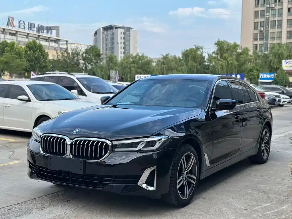 BMW 5 Series — фото 1