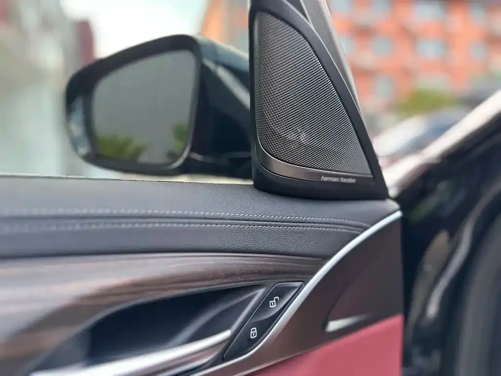 BMW 5 Series — фото 10