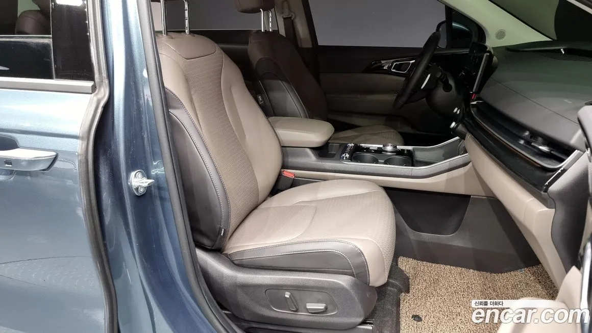 Kia Carnival — фото 10