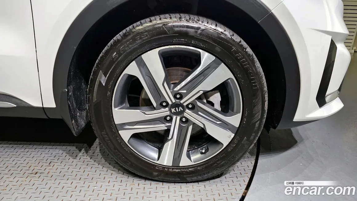 Kia Sorento — фото 5