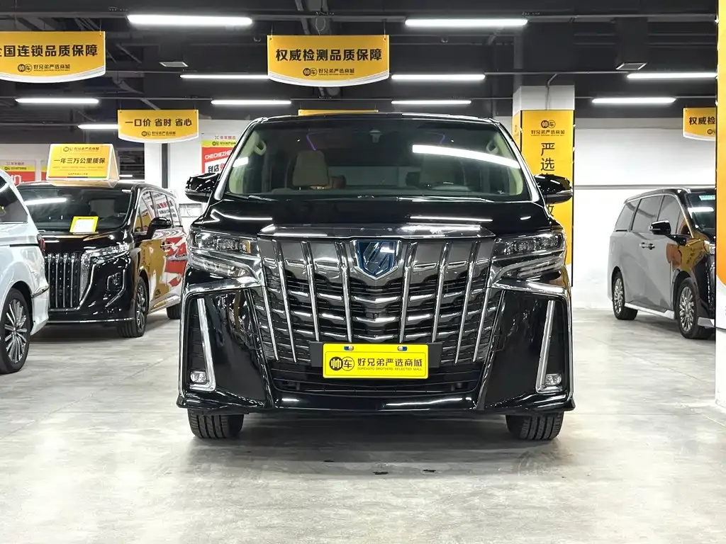 Toyota Alphard — фото 4
