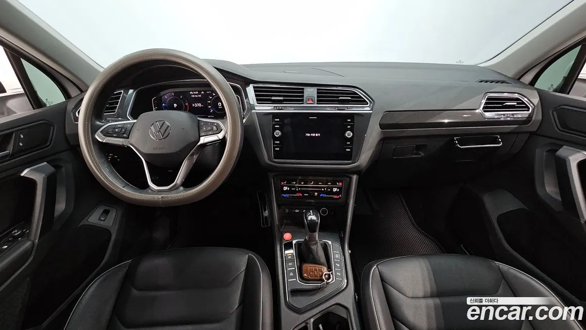 Volkswagen Tiguan — фото 7