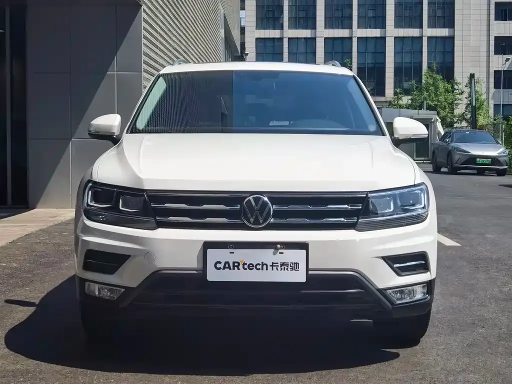 Volkswagen Tiguan L — фото 2