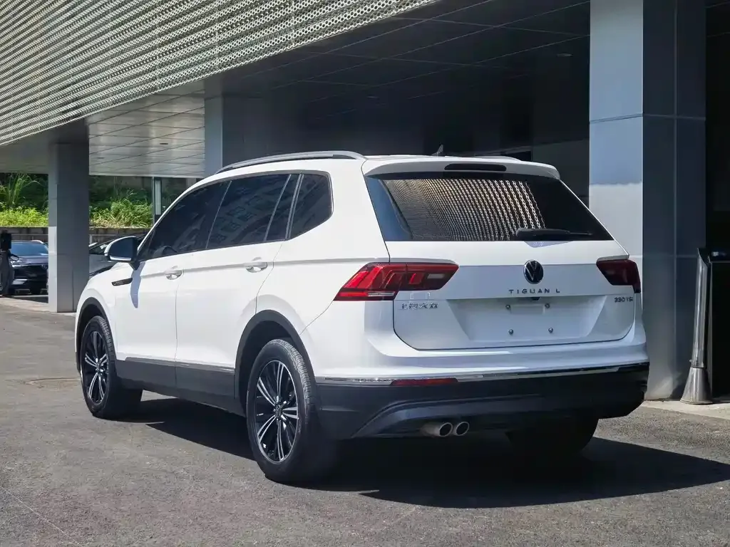 Volkswagen Tiguan L — фото 4
