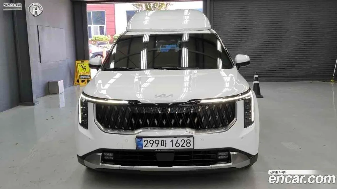 Kia Carnival — фото 1