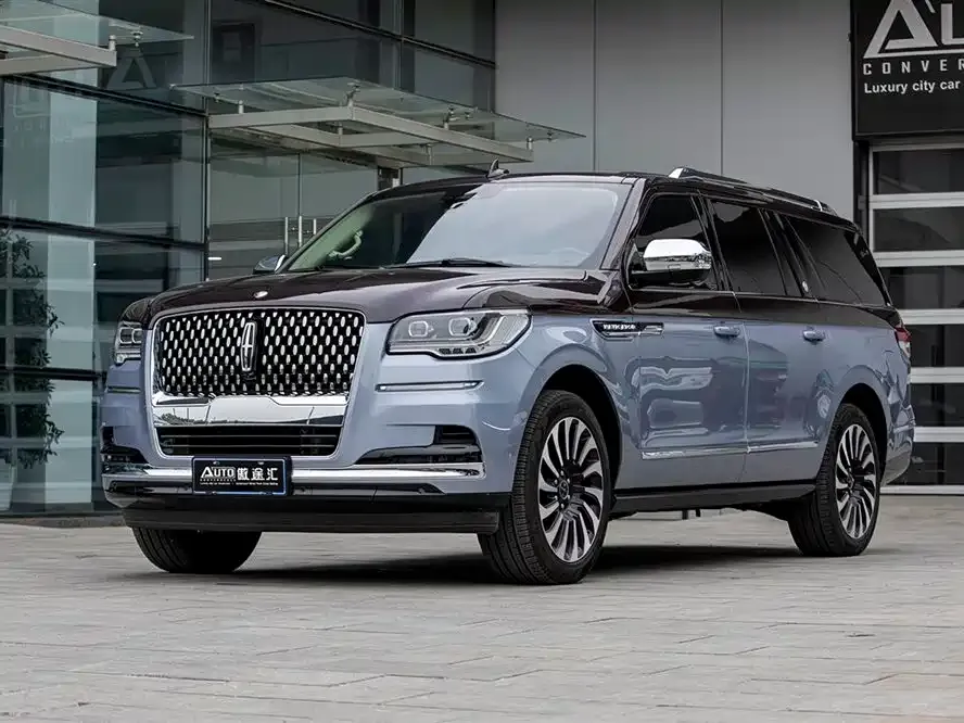 Lincoln Navigator One — фото 1