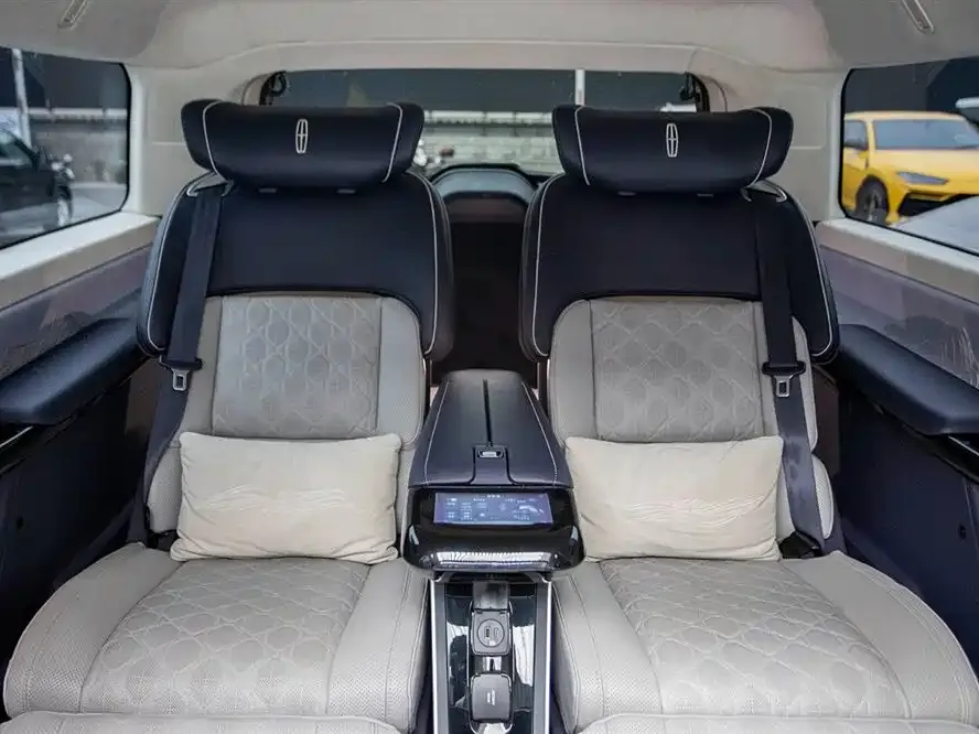 Lincoln Navigator One — фото 10