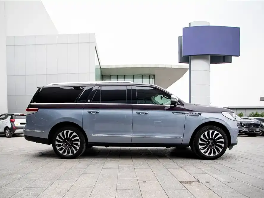 Lincoln Navigator One — фото 3