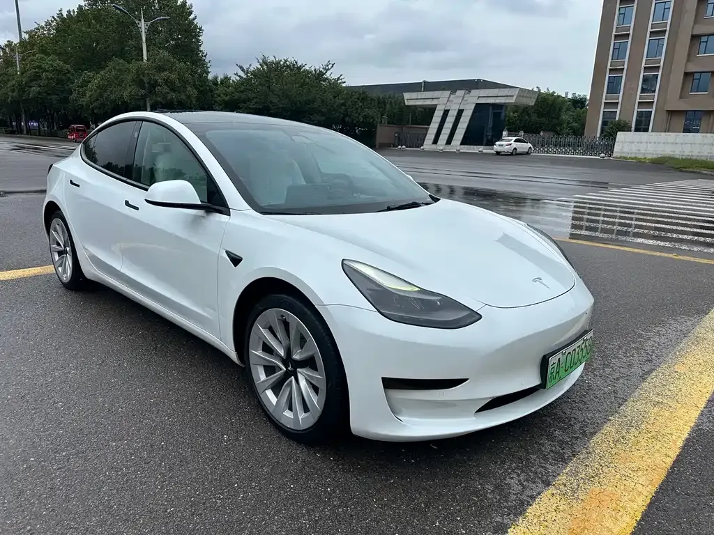 Tesla Model 3 — фото 3
