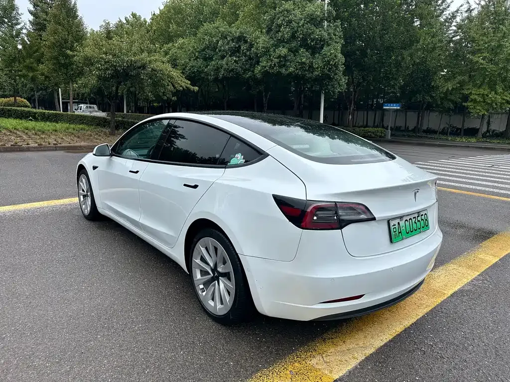 Tesla Model 3 — фото 8