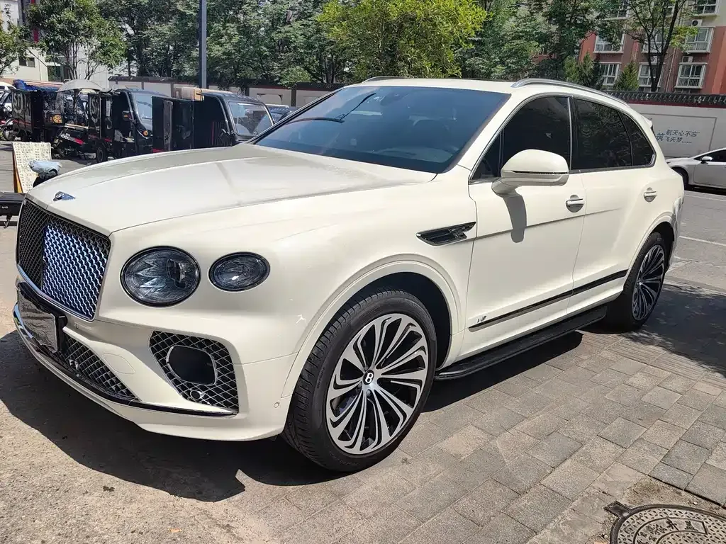 Bentley Bentayga — фото 1