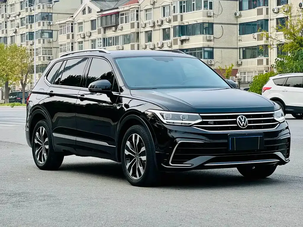 Volkswagen Tiguan L — фото 3