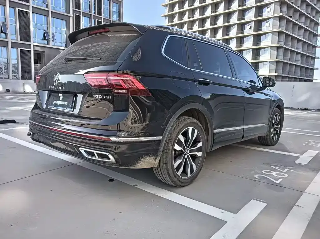 Volkswagen Tiguan L — фото 4