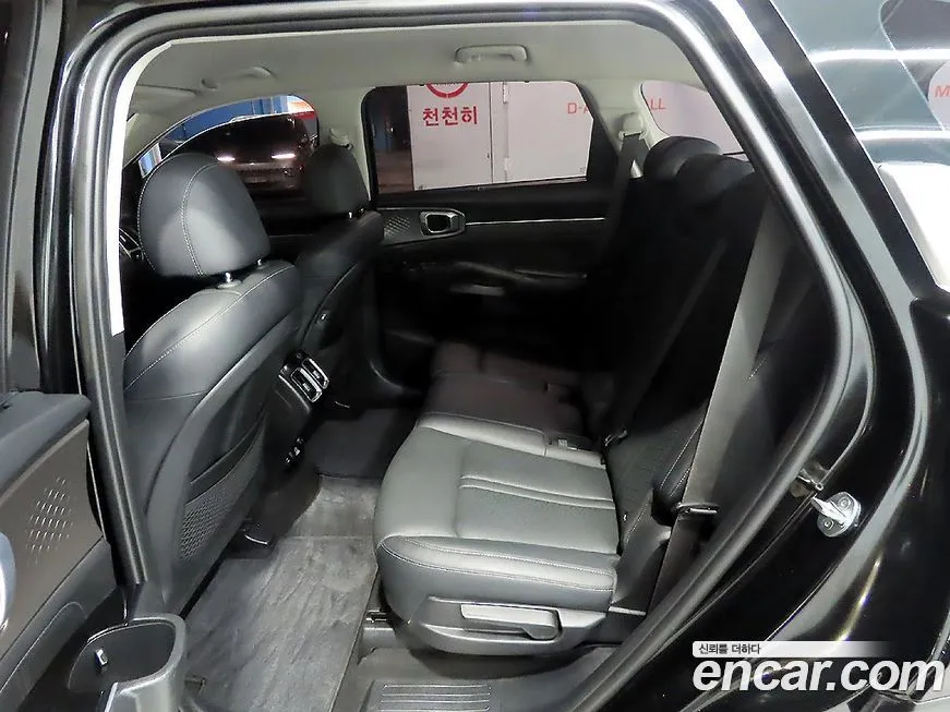 Kia Sorento — фото 7