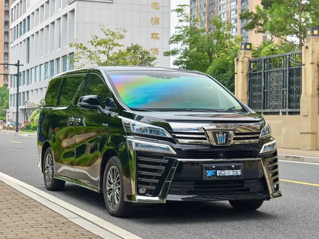 Toyota Vellfire — фото 3