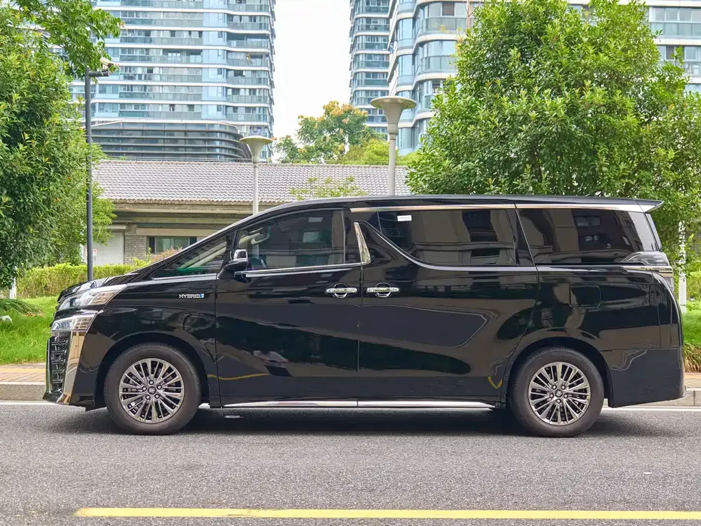 Toyota Vellfire — фото 6