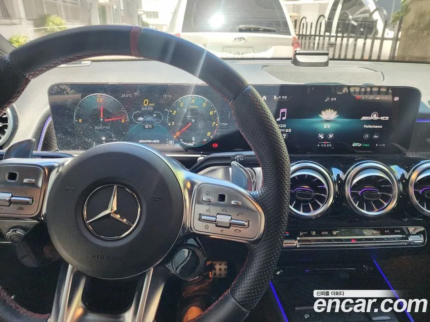 Mercedes-Benz GLB-Class — фото 10